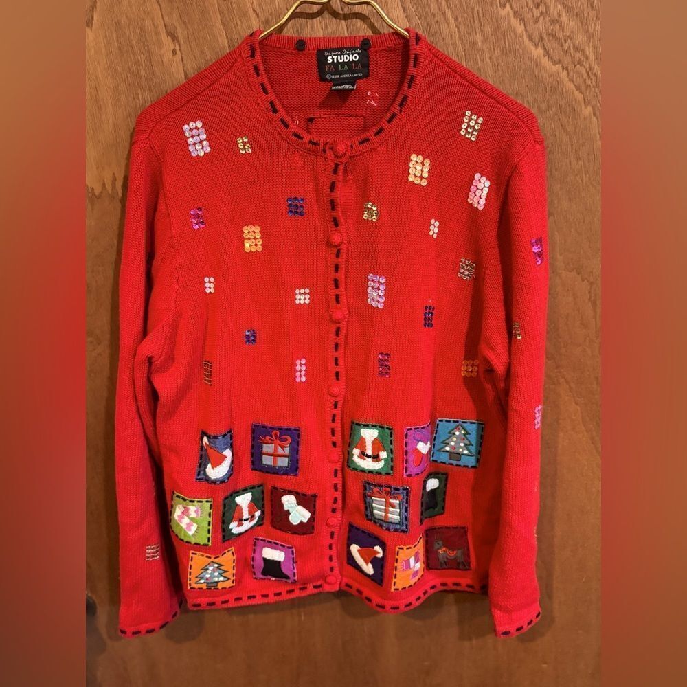 Designer Originals Studio Christmas Present Sweater Size L